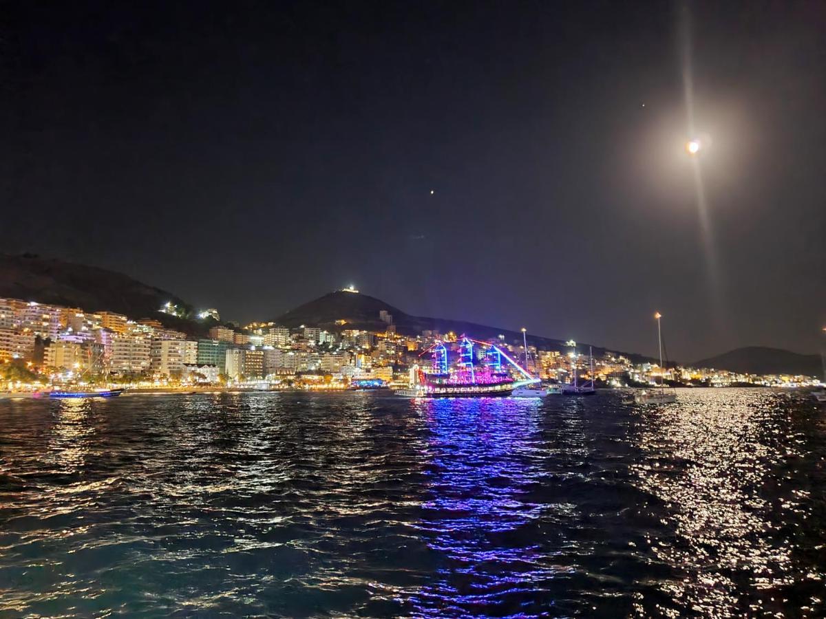 Villa Smeralda Sarandë 外观 照片