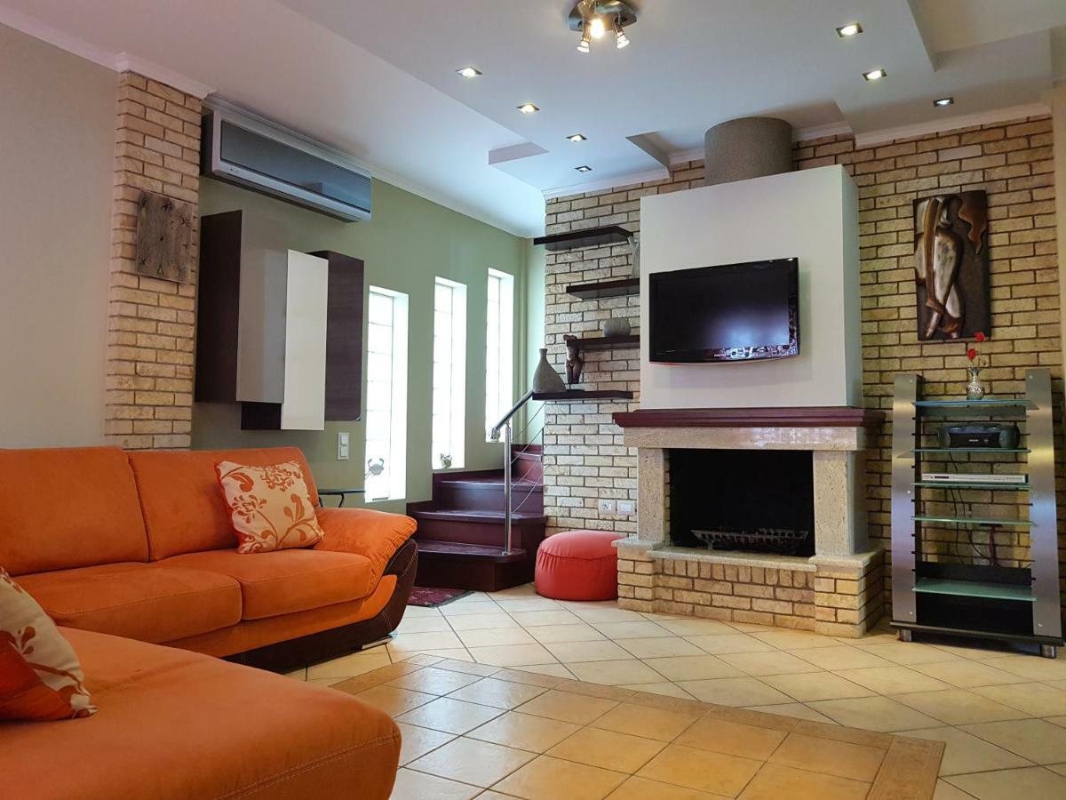Villa Smeralda Sarandë 外观 照片
