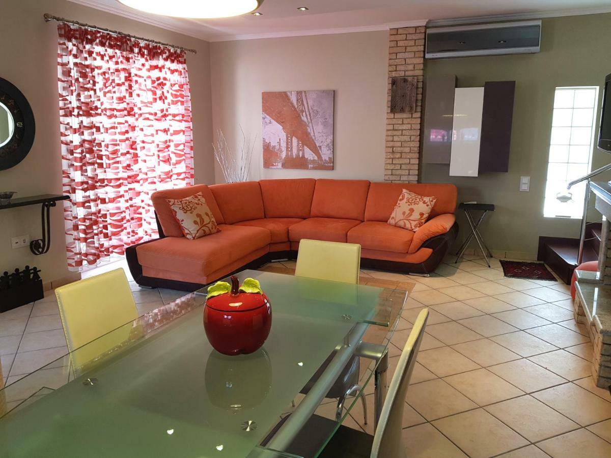 Villa Smeralda Sarandë 外观 照片